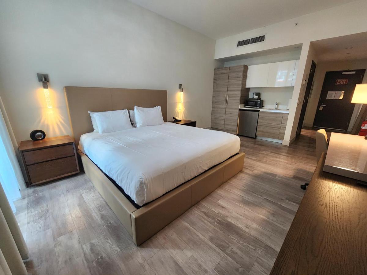 Hollywood Studios Condo Costa Eksteriør billede
