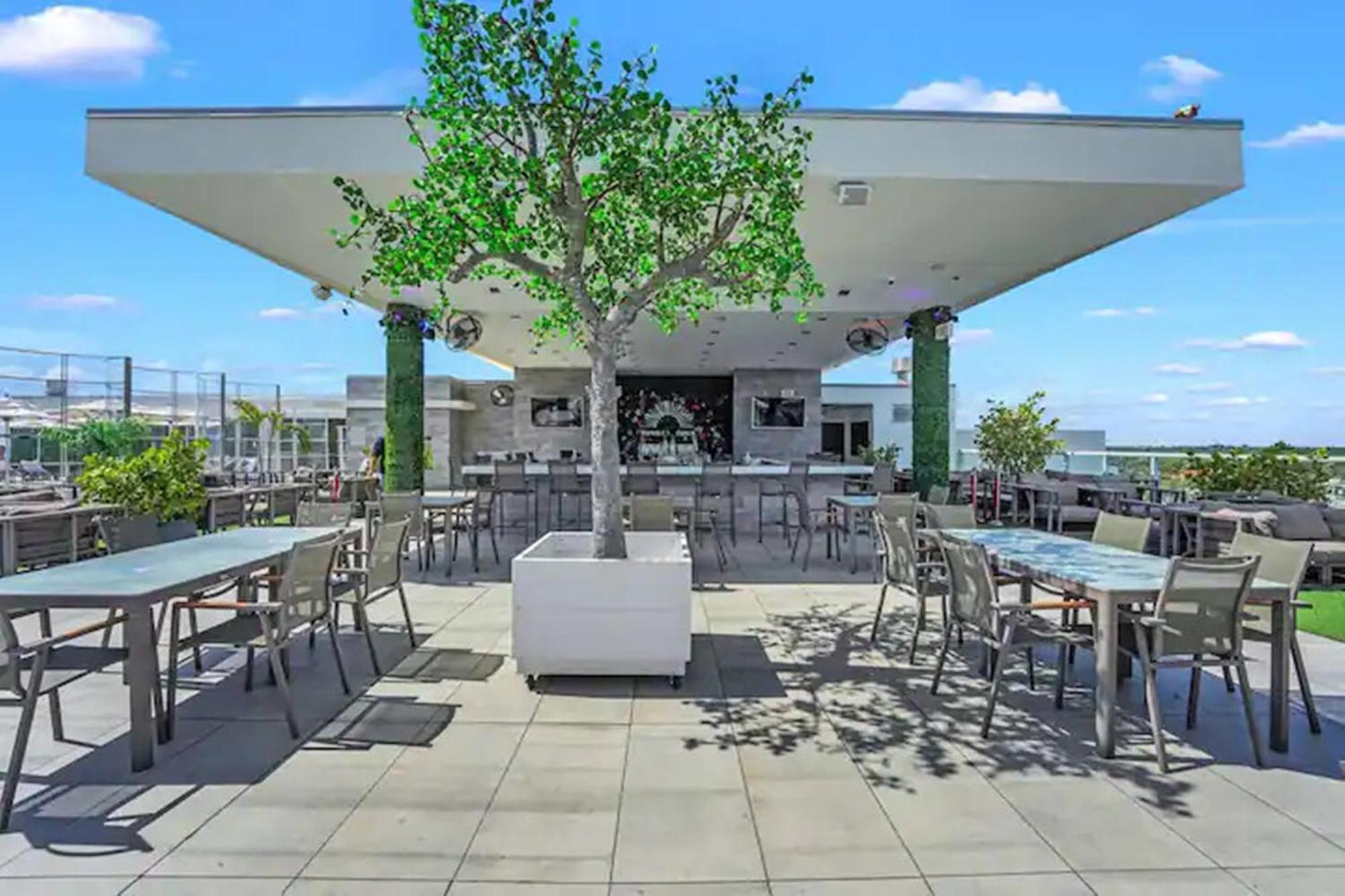 Hollywood Studios Condo Costa Eksteriør billede