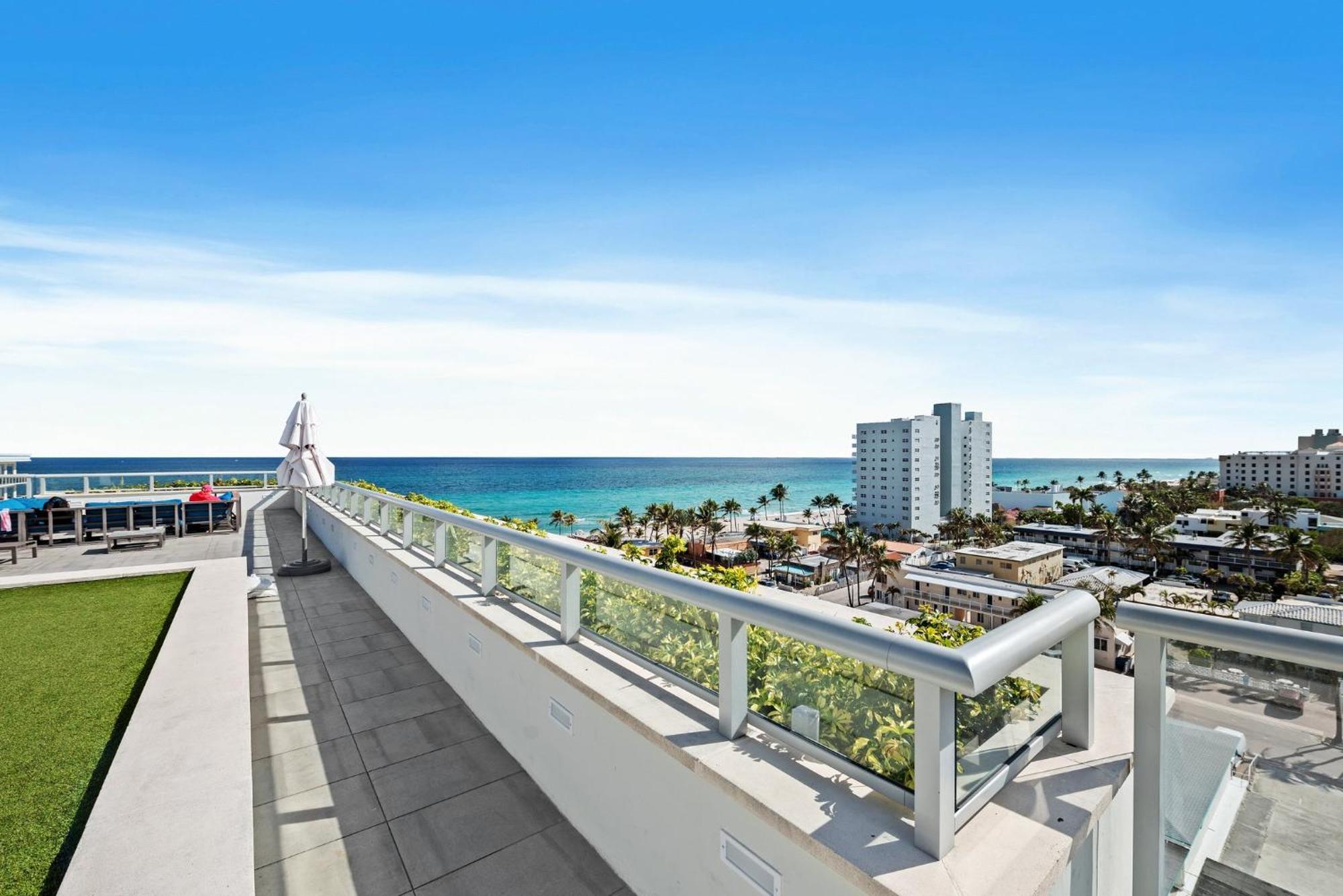 Hollywood Studios Condo Costa Eksteriør billede