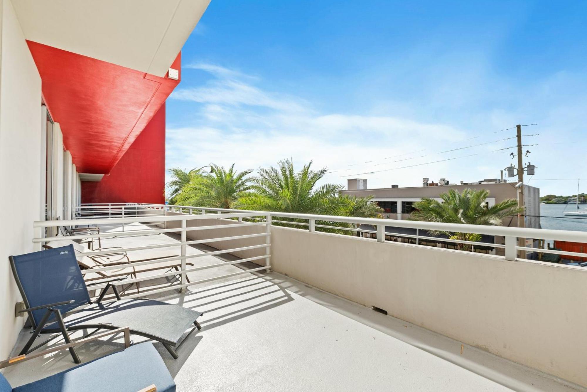 Hollywood Studios Condo Costa Eksteriør billede